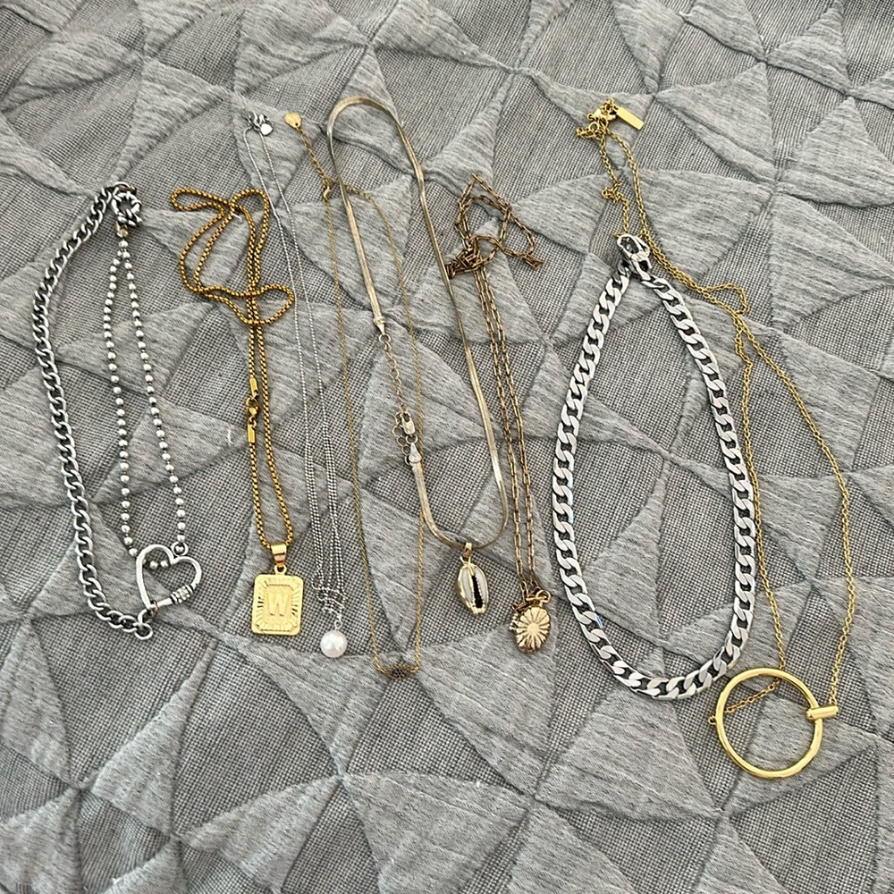 Set of 8 Necklaces brands like BaubleBar, Mejuri, & Free People